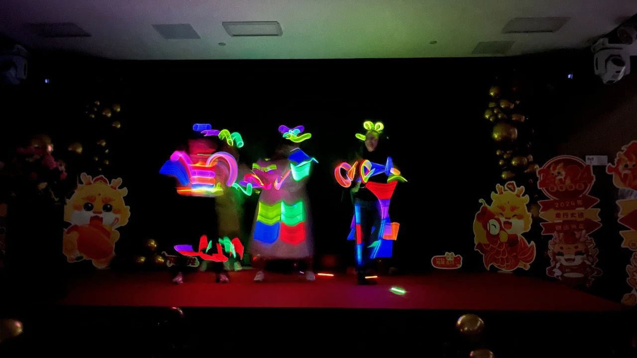 祥龙昂首 万象启新——明汕翻译2023年终晚宴圆满举办插图5 祥龙昂首 万象启新——明汕翻译2023年终晚宴圆满举办插图5