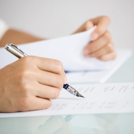 长沙笔译翻译公司：如何对翻译文件进行公证？