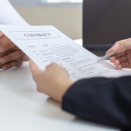 劳动合同翻译的技巧和注意事项有哪些？